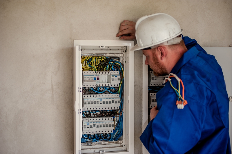 electricite-OPIO-min_electrician-2755683